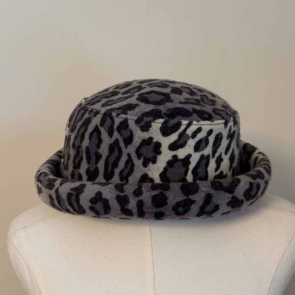 Amanda Smith Gray and Black Leopard Print Hat - Picture 2 of 8